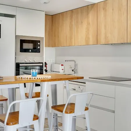 Apartament Modern Gem - 2br, Pool, Garage & Terrace *
