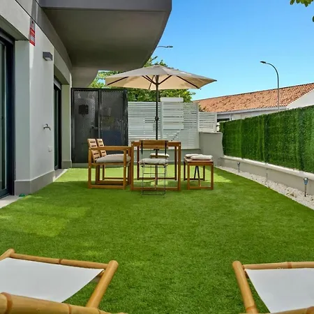 Apartament Modern Gem - 2br, Pool, Garage & Terrace *