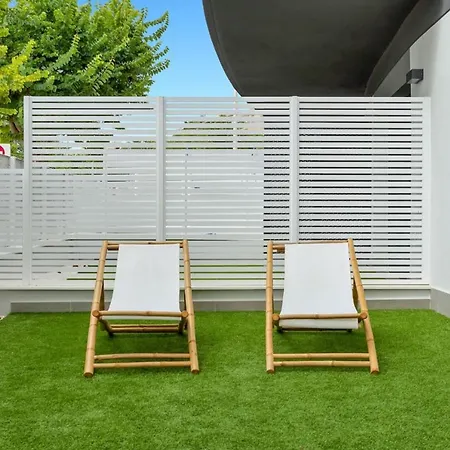 Modern Gem - 2br, Pool, Garage & Terrace *
